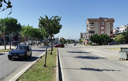 CENTURY 21 EWA'DAN DEMİRCİ'DE CADDE ÜZERİ KİRALIK 2+1 DAİRE !!!