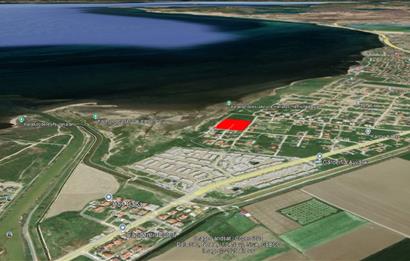 Ayvalık Altınova'da Denize Sıfır Site İçinde 247 m² Villa Arsası