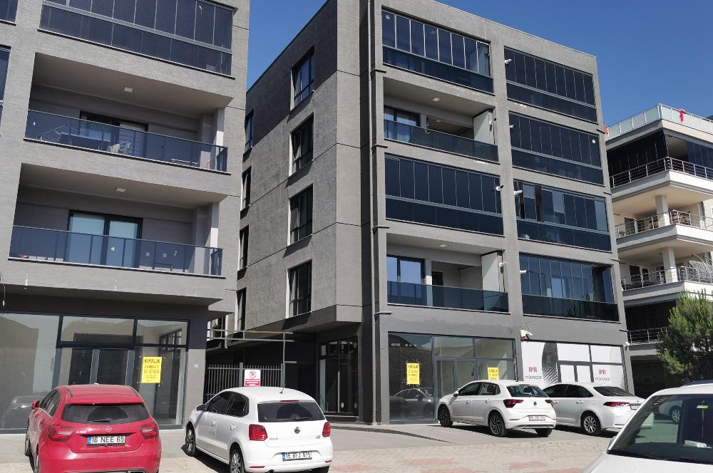 CENTURY 21 EWA'DAN DEMİRCİ'DE CADDE ÜZERİ KİRALIK 2+1 DAİRE !!!