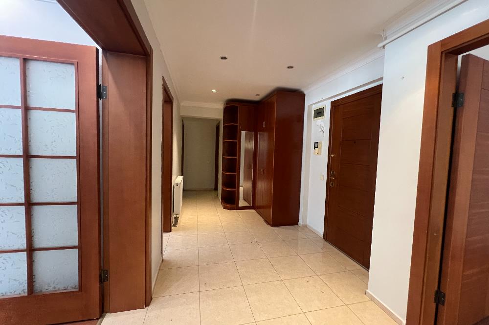 ALTUNİZADE DE HARİKA KONUMDA KAPALI YÜZME HAVUZLU SATILIK DAİRE