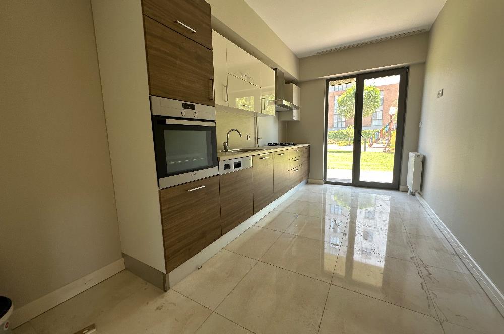 Sur Yapı İlkbahar satılık 3 + 1 bahçe katı