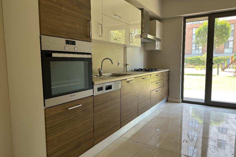 Sur Yapı İlkbahar satılık 3 + 1 bahçe katı