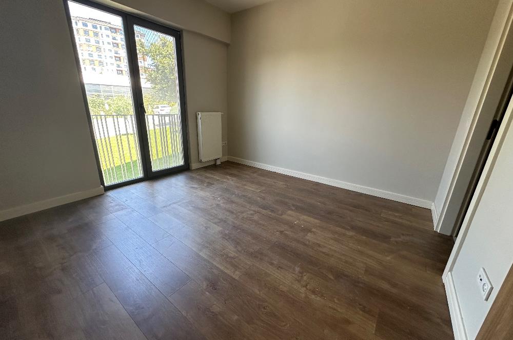 Sur Yapı İlkbahar satılık 3 + 1 bahçe katı