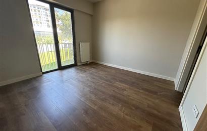 Sur Yapı İlkbahar satılık 3 + 1 bahçe katı