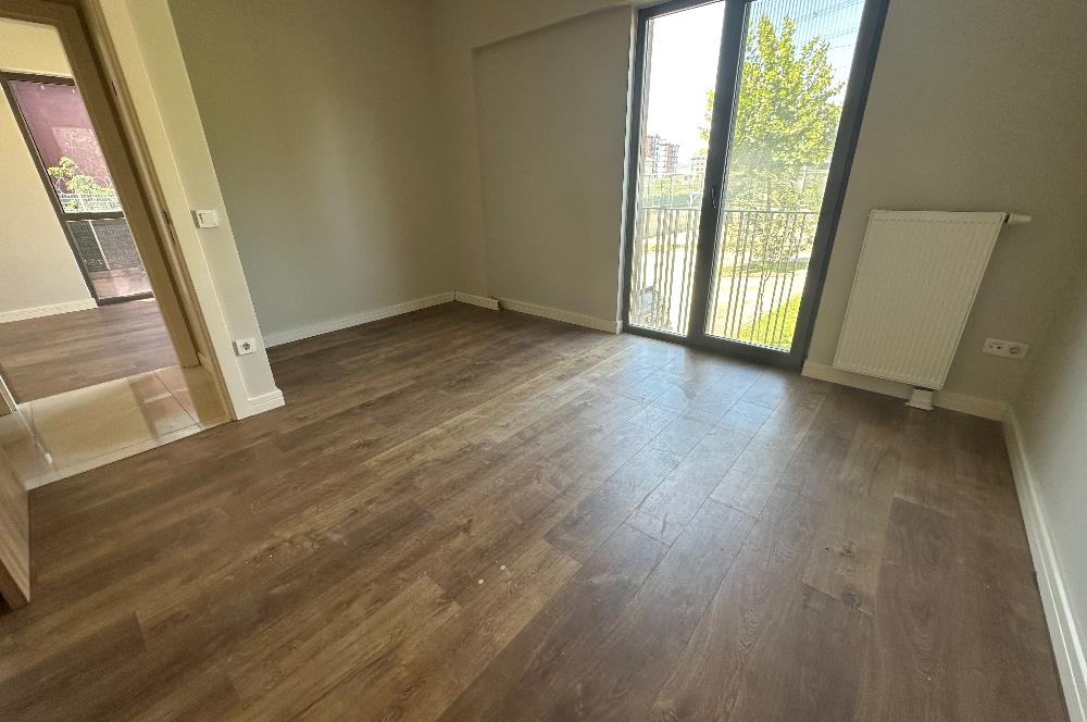 Sur Yapı İlkbahar satılık 3 + 1 bahçe katı