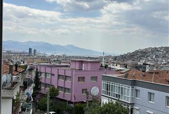 Bornova Atatürk Mahallesinde 3+1 Körfez Manzaralı ev