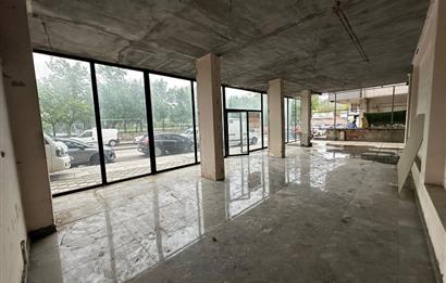ATAŞEHİR KAYIŞDAĞI'NDA 230m2 SATILIK DÜKKAN