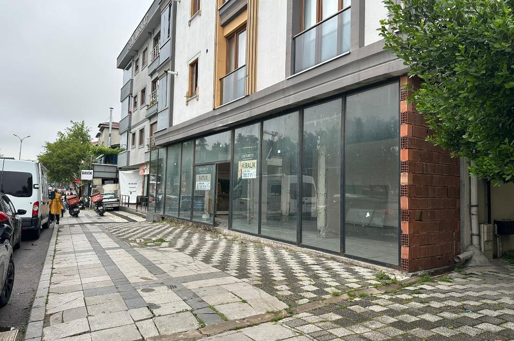 ATAŞEHİR KAYIŞDAĞI'NDA 230m2 SATILIK DÜKKAN