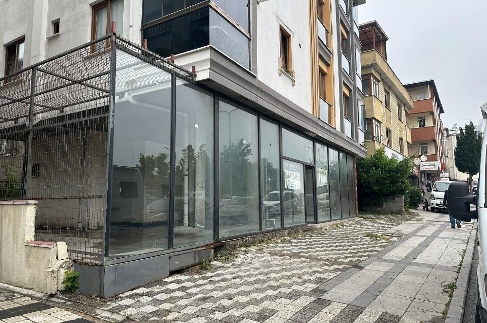 ATAŞEHİR KAYIŞDAĞI'NDA 230m2 KİRALIK DÜKKAN