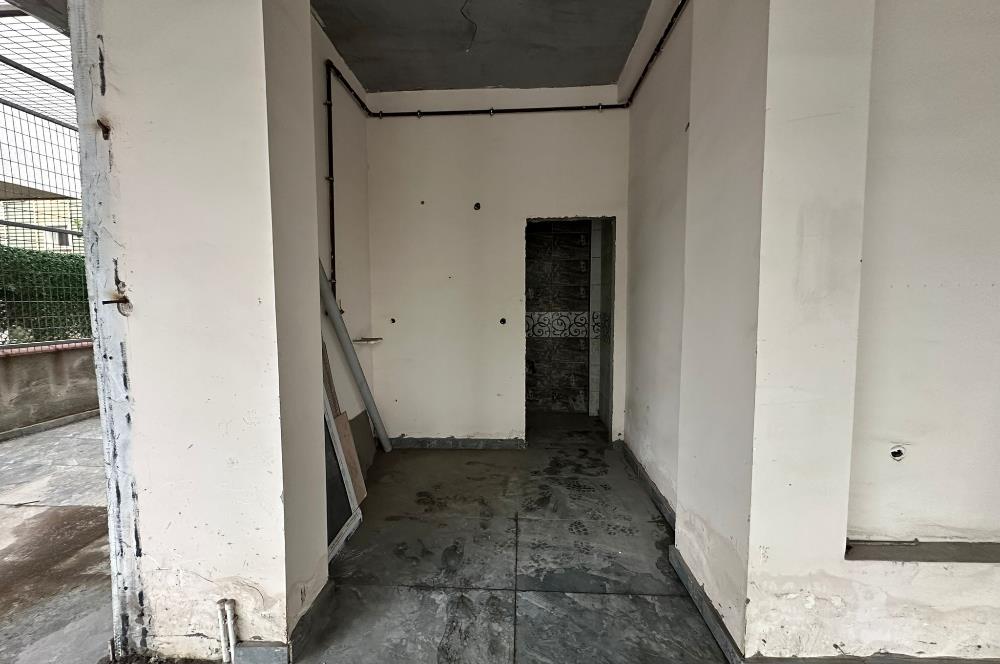ATAŞEHİR KAYIŞDAĞI'NDA 230m2 KİRALIK DÜKKAN