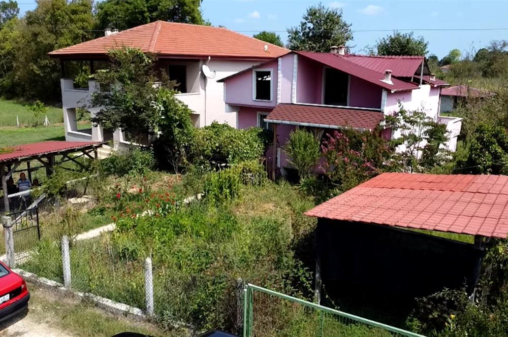 SAKARYA KAYNARCA MÜSTAKİL EV DENİZE YAKIN 400M2 ARSA İÇERİSİNDE