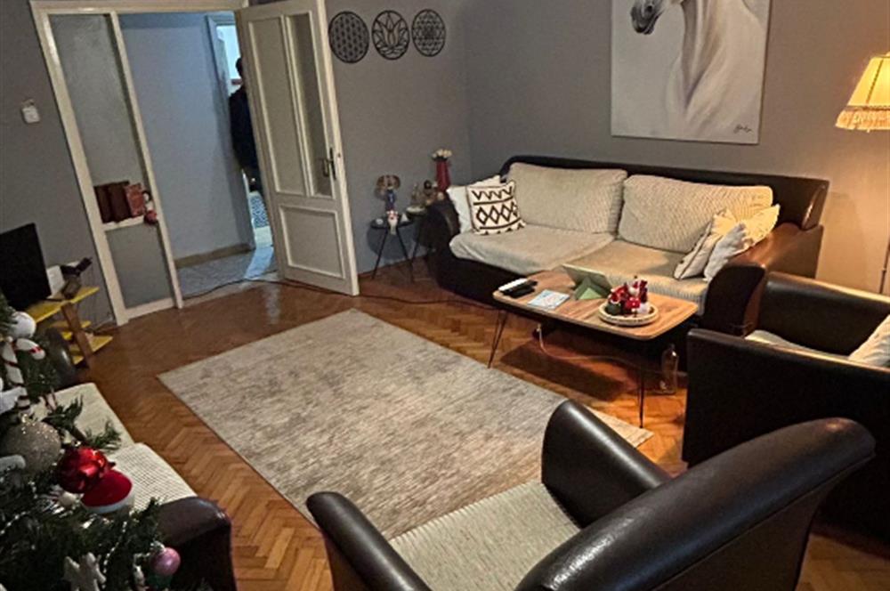 MÜTEVELLİ ÇEŞME CADDESİNDE SATILIK DAİRE 