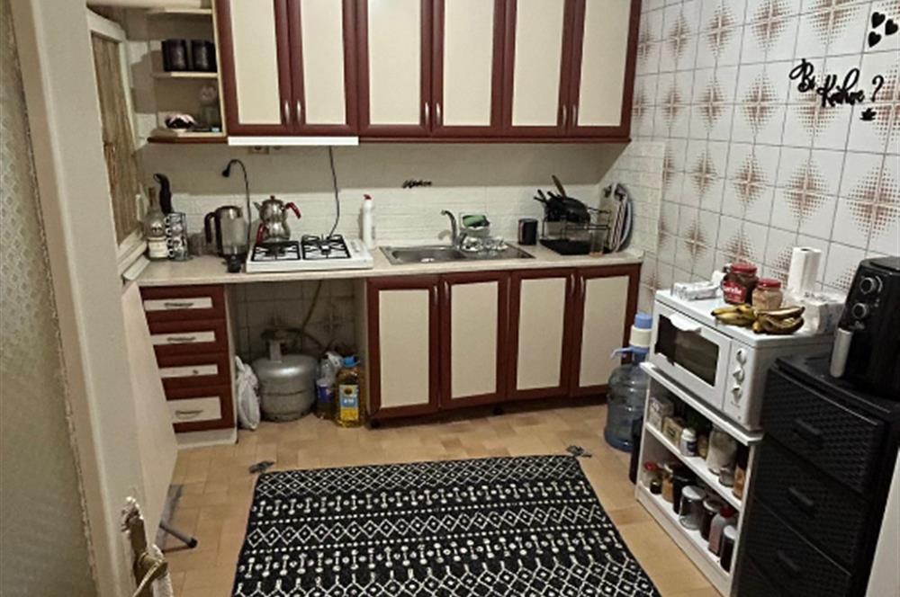 MÜTEVELLİ ÇEŞME CADDESİNDE SATILIK DAİRE 