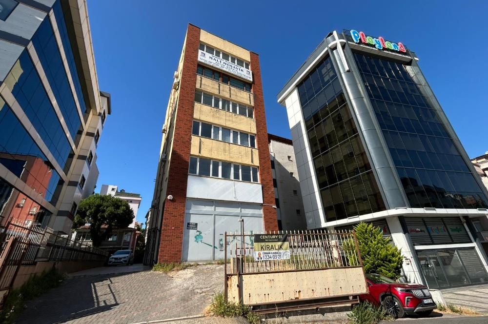 Century 21 Neo' dan, Maltepe’nin kalbinde, E-5’in hemen yanı başında işinizi büyütecek fırsat kiralık dükkan