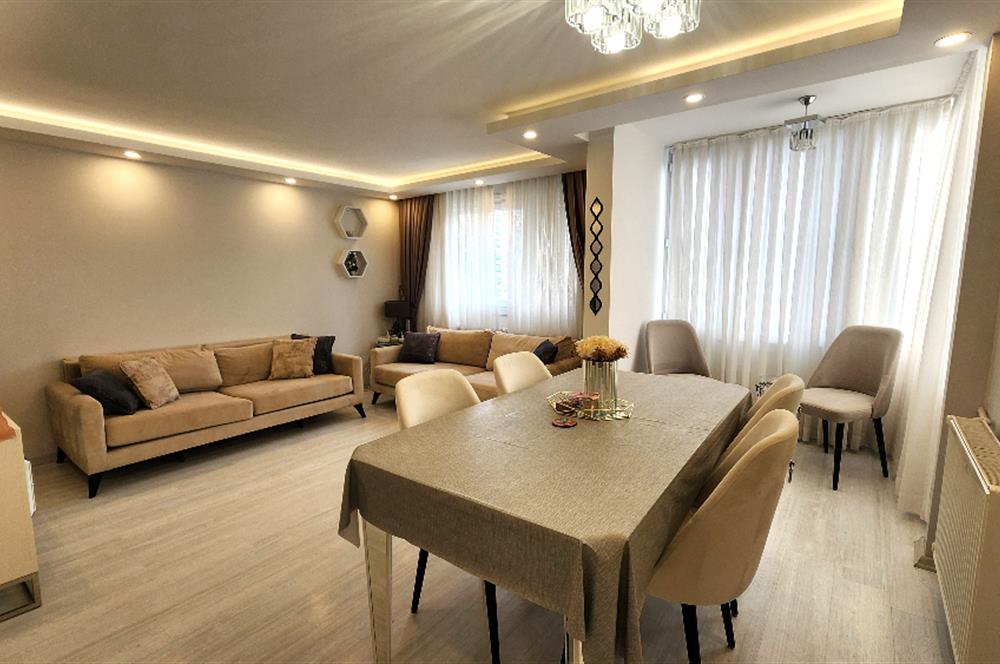 KOZYATAĞINDA BELEDİYE BLOKLARINDA İÇİ FULL YENİLENMİŞ ARAKATTA 2+1