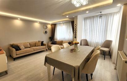 KOZYATAĞINDA BELEDİYE BLOKLARINDA İÇİ FULL YENİLENMİŞ ARAKATTA 2+1