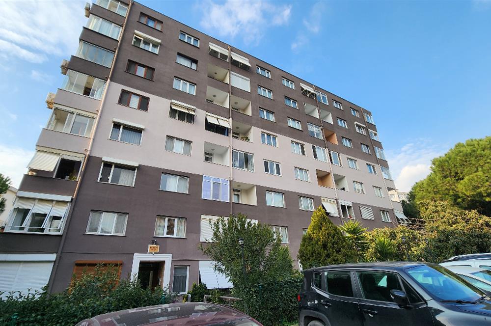 KOZYATAĞINDA BELEDİYE BLOKLARINDA İÇİ FULL YENİLENMİŞ ARAKATTA 2+1