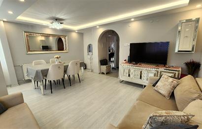 KOZYATAĞINDA BELEDİYE BLOKLARINDA İÇİ FULL YENİLENMİŞ ARAKATTA 2+1