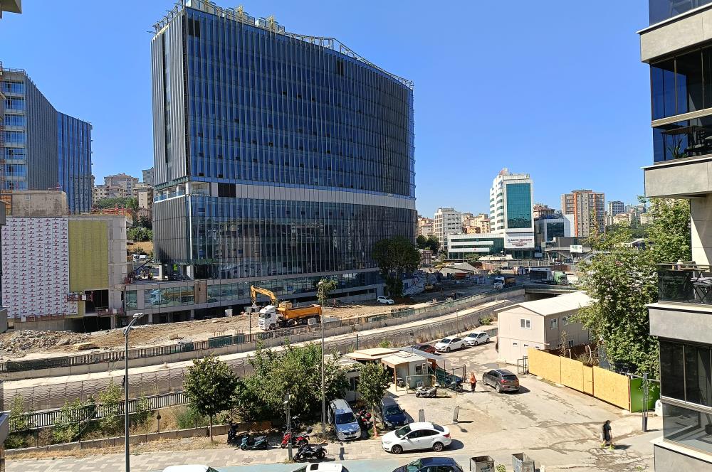 ATAŞEHİR NİLÜFER KONAKLARI SATILIK 2+1 DAİRE METROYA YAKIN