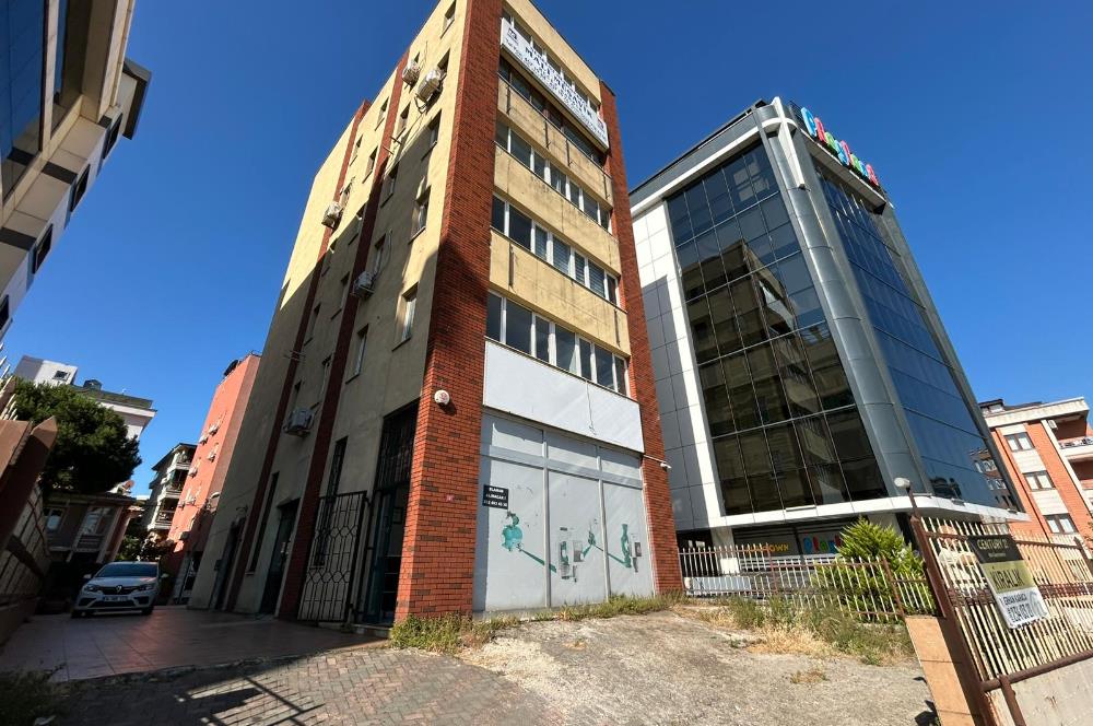 Century 21 Neo' dan, Maltepe’nin kalbinde, E-5’in hemen yanı başında işinizi büyütecek fırsat kiralık dükkan