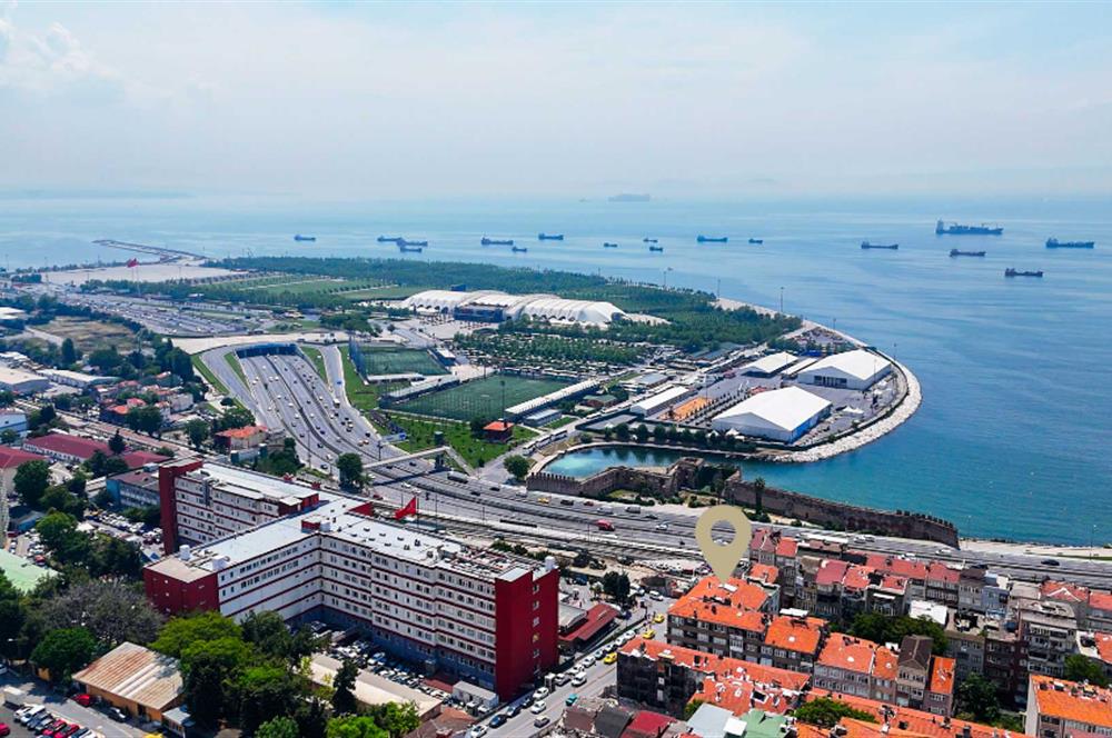 YOĞUN YAYA TRAFİĞİ OLAN CADDE ÜZERİ KULLANIMA HAZIR 250 M2 CAFE