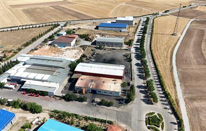 KIRŞEHİR OSB İÇİNDE KÖŞE PARSEL 3.000 m2 KAPALI ALANLI SATILIK FABRİKA