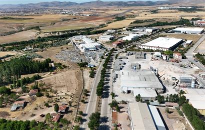 KIRŞEHİR OSB İÇİNDE KÖŞE PARSEL 3.000 m2 KAPALI ALANLI SATILIK FABRİKA
