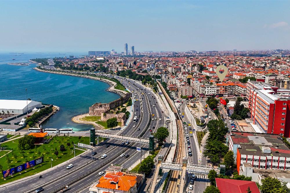YOĞUN YAYA TRAFİĞİ OLAN CADDE ÜZERİ KULLANIMA HAZIR 250 M2 CAFE