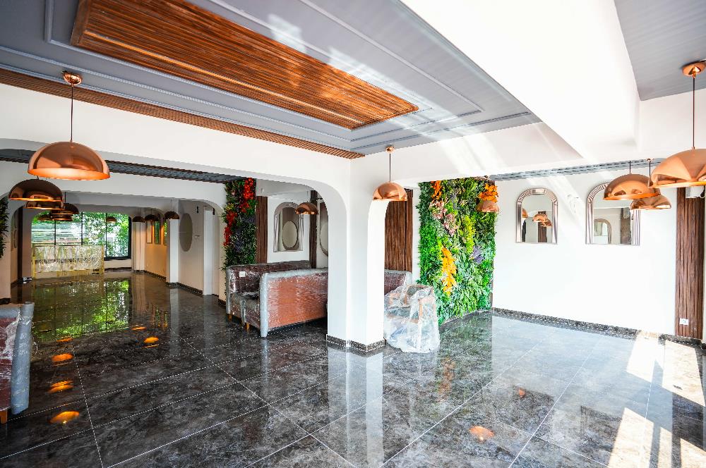 YOĞUN YAYA TRAFİĞİ OLAN CADDE ÜZERİ KULLANIMA HAZIR 250 M2 CAFE