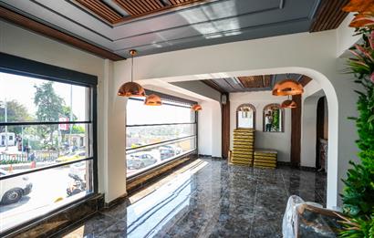 YOĞUN YAYA TRAFİĞİ OLAN CADDE ÜZERİ KULLANIMA HAZIR 250 M2 CAFE