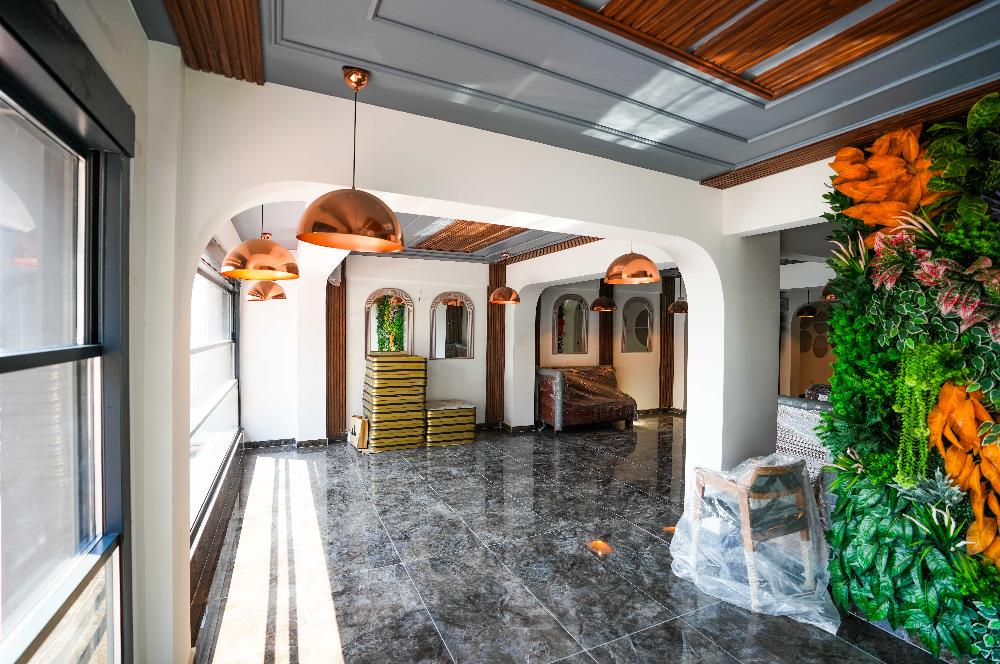 YOĞUN YAYA TRAFİĞİ OLAN CADDE ÜZERİ KULLANIMA HAZIR 250 M2 CAFE