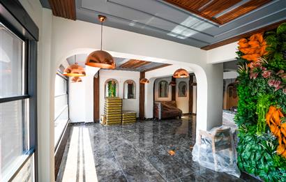 YOĞUN YAYA TRAFİĞİ OLAN CADDE ÜZERİ KULLANIMA HAZIR 250 M2 CAFE