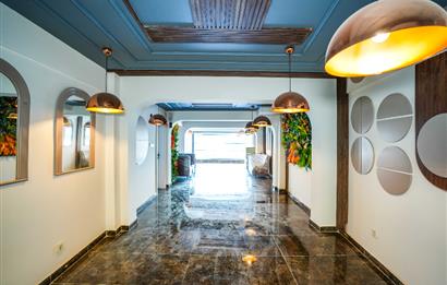 YOĞUN YAYA TRAFİĞİ OLAN CADDE ÜZERİ KULLANIMA HAZIR 250 M2 CAFE