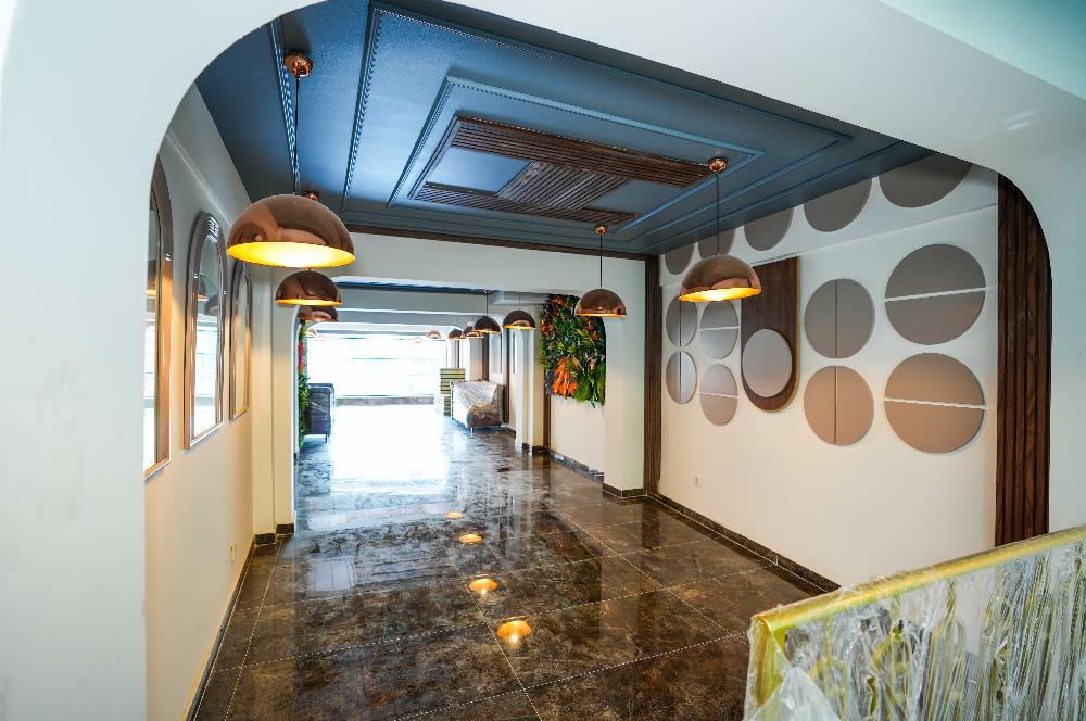 YOĞUN YAYA TRAFİĞİ OLAN CADDE ÜZERİ KULLANIMA HAZIR 250 M2 CAFE