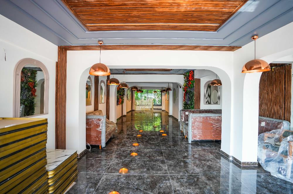YOĞUN YAYA TRAFİĞİ OLAN CADDE ÜZERİ KULLANIMA HAZIR 250 M2 CAFE