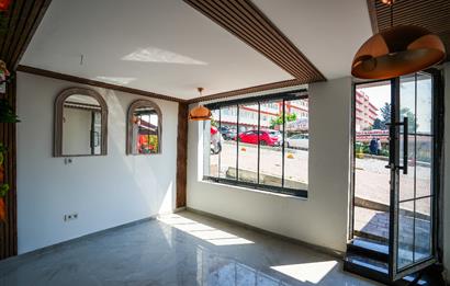YOĞUN YAYA TRAFİĞİ OLAN CADDE ÜZERİ KULLANIMA HAZIR 250 M2 CAFE