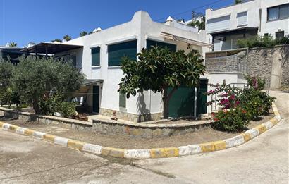 Turgutreis Nağme Sitesinde Köşe Konum Geniş Müstakil Bahçeli Deniz Manzaralı Masrafsız Dubleks Yazlık