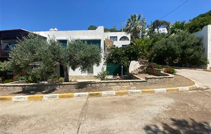 Turgutreis Nağme Sitesinde Köşe Konum Geniş Müstakil Bahçeli Deniz Manzaralı Masrafsız Dubleks Yazlık