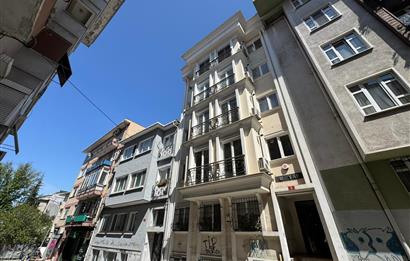 ŞEVKİ BEY SOKAKTA YENİ BİNADA 2+1 SATILIK DAİRE