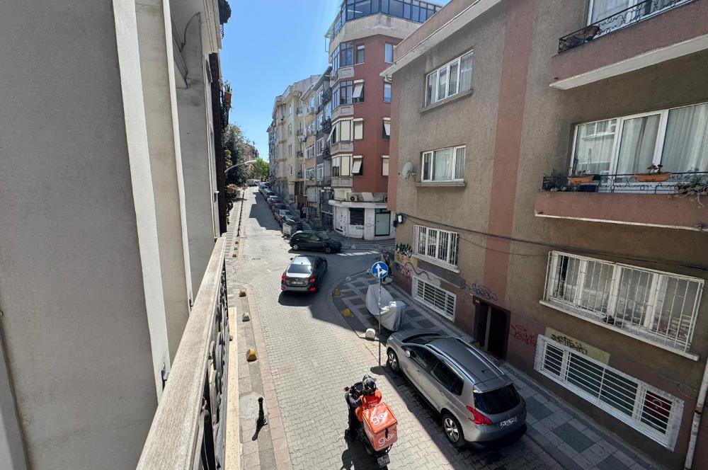 ŞEVKİ BEY SOKAKTA YENİ BİNADA 2+1 SATILIK DAİRE