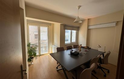 ŞEVKİ BEY SOKAKTA YENİ BİNADA 2+1 SATILIK DAİRE