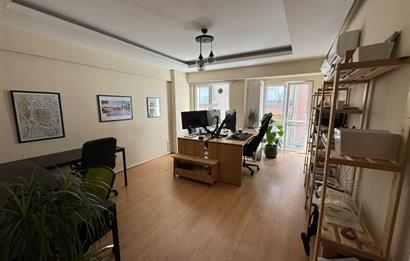 ŞEVKİ BEY SOKAKTA YENİ BİNADA 2+1 SATILIK DAİRE