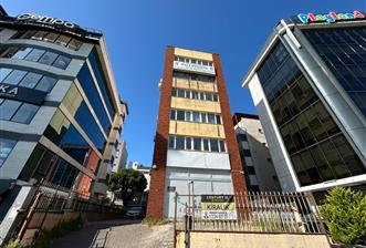 Century 21 Neo' dan, Maltepe’nin kalbinde, E-5’in hemen yanı başında işinizi büyütecek fırsat kiralık dükkan