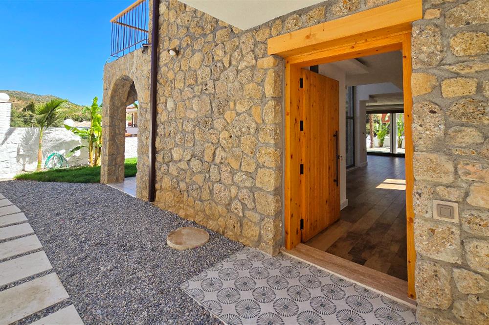 Satılık Villa Datça Ilıca Havuzlu Tam Müstakil Denize 450 metre