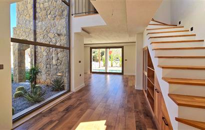 Satılık Villa Datça Ilıca Havuzlu Tam Müstakil Denize 450 metre