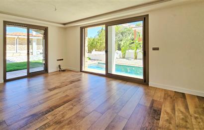 Satılık Villa Datça Ilıca Havuzlu Tam Müstakil Denize 450 metre