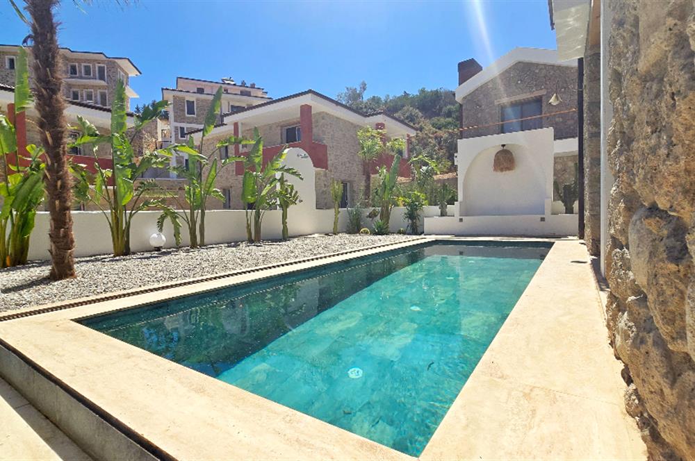 Satılık Villa Datça Ilıca Havuzlu Tam Müstakil Denize 450 metre