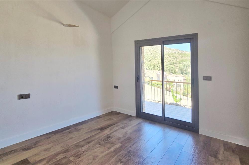 Satılık Villa Datça Ilıca Havuzlu Tam Müstakil Denize 450 metre