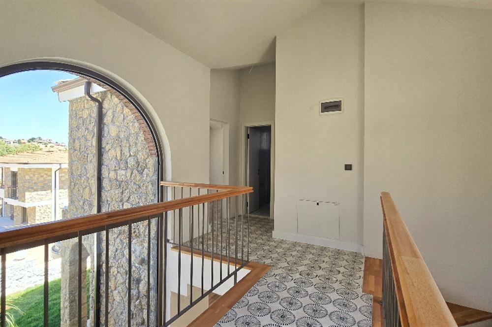 Satılık Villa Datça Ilıca Havuzlu Tam Müstakil Denize 450 metre