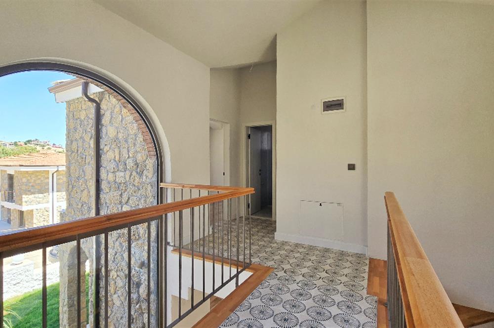 Satılık Villa Datça Ilıca Havuzlu Tam Müstakil Denize 450 metre